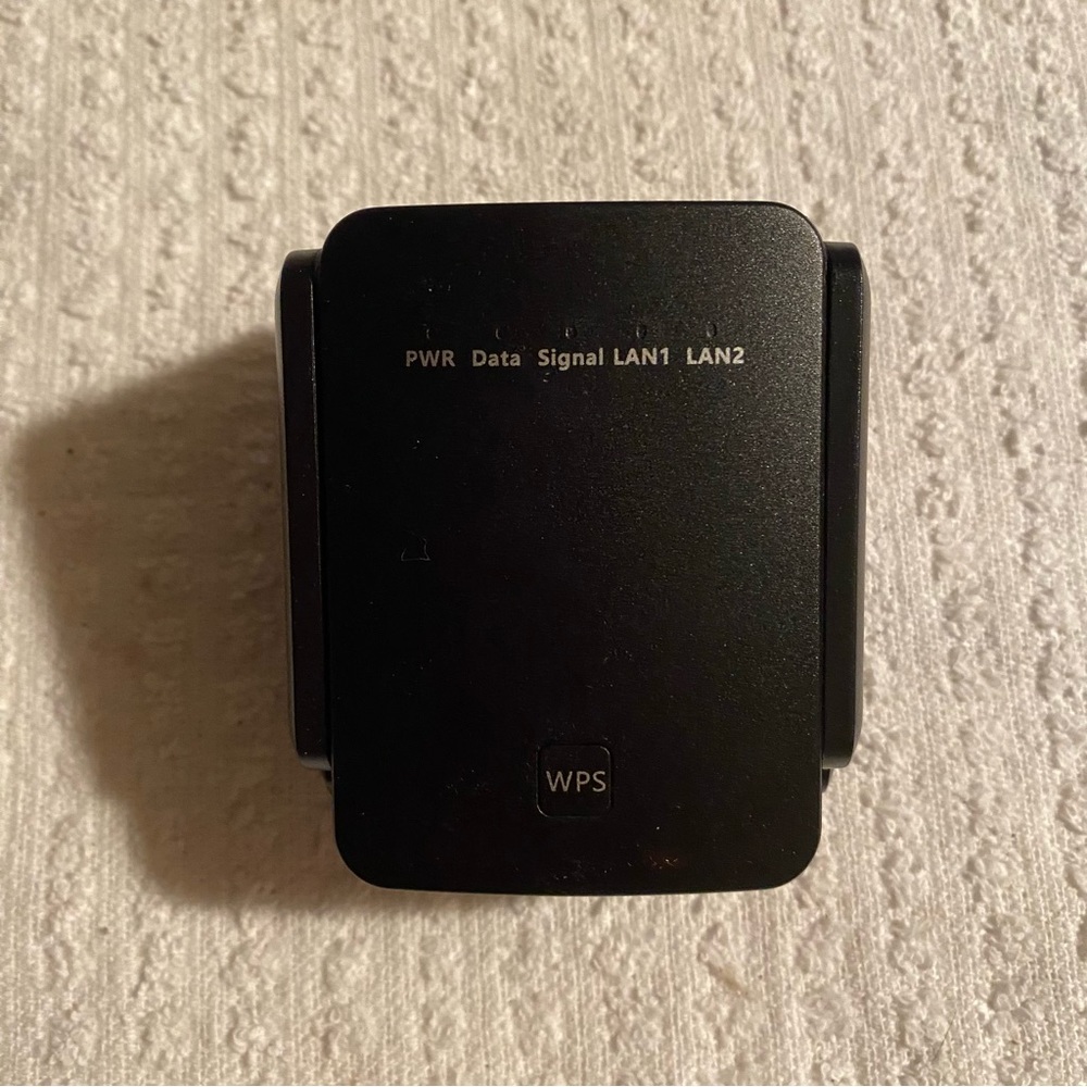 WiFi Range Extender 2.4 GHz 1 Tap Set Up Black Color